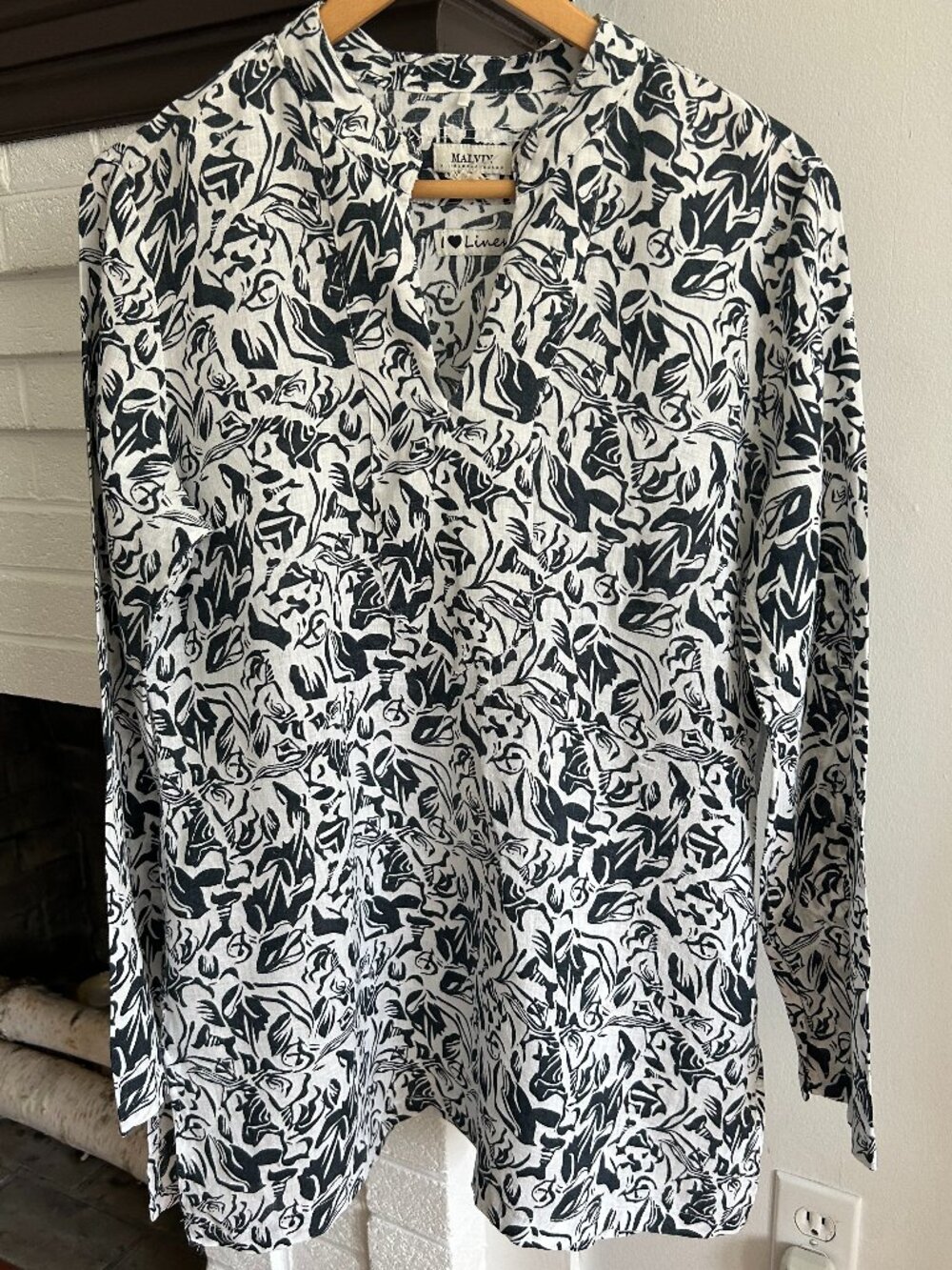 Malvin I Love Linen Black and White Tunic Size Large